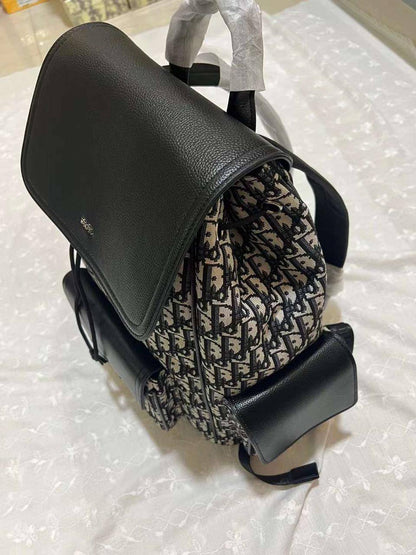 Backbag
150 dhs🪙🌨️

Zain143
♥️♥️♥️