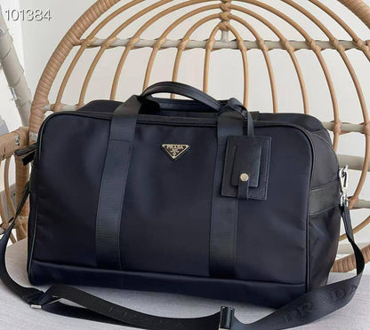 PRADA TRAVELING BAG 
COPY ONE NEW CAME 
150 dhs✅
SIZE: 45 CM

Zain39 
♥️♥️♥️