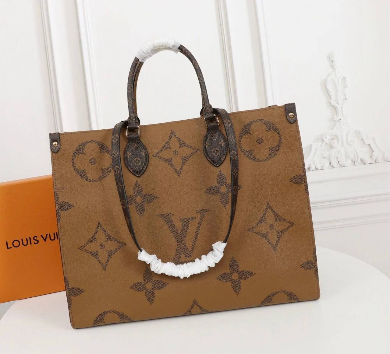 LV
ONTHEGO NEW CAME GOOD QUALITY 
110 dhs✅
Size:41cm

Zain295
♥️♥️♥️