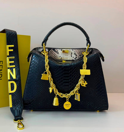 FENDI 
COPY ONE 
210 dhs✅

Zain39
♥️♥️♥️