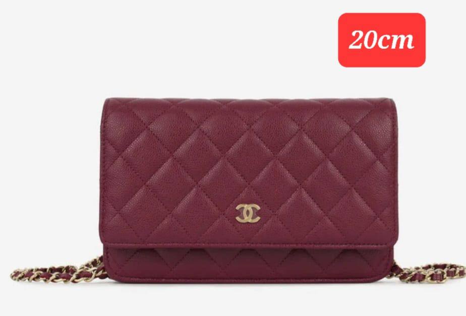 Chanel 
20cm 
with box 
80 dhs🇦🇪🇦🇪

Zain168
♥️♥️♥️