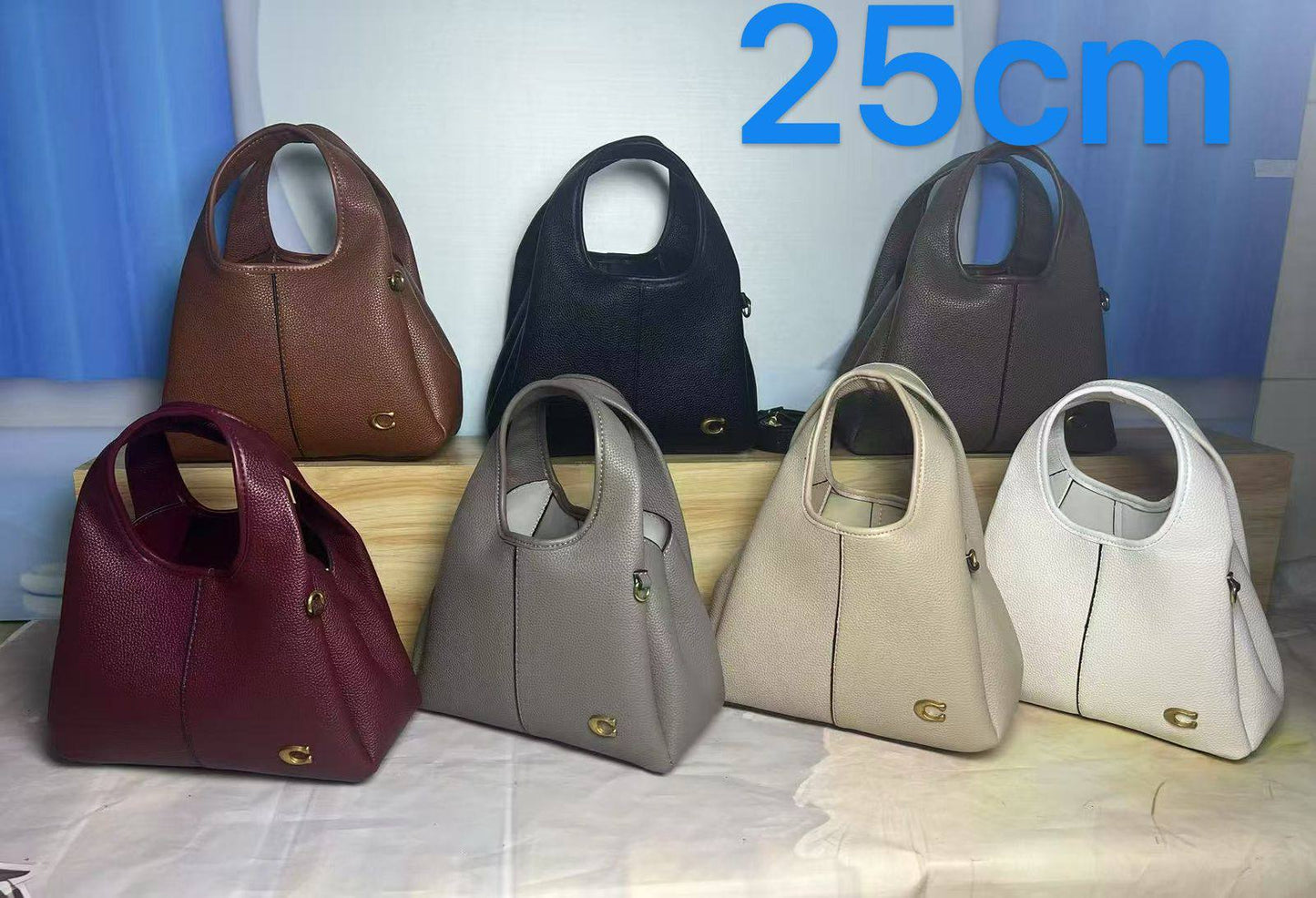Coach

110 dhs❣️

with box
🎁🎁🎁

Zain177
♥️♥️♥️