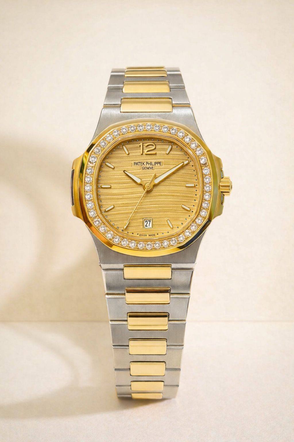 Patek Philippe watch for ladies good quality 
280 dhs❣️
 (size 31mm)

Zain59
♥️♥️♥️