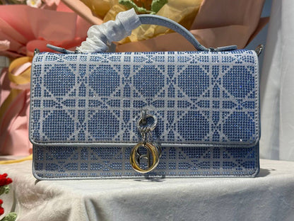 DIOR
COPY A quality 
22cm 

with box
🎁🎁🎁

180 dhs✅

Zain44
♥️♥️♥️