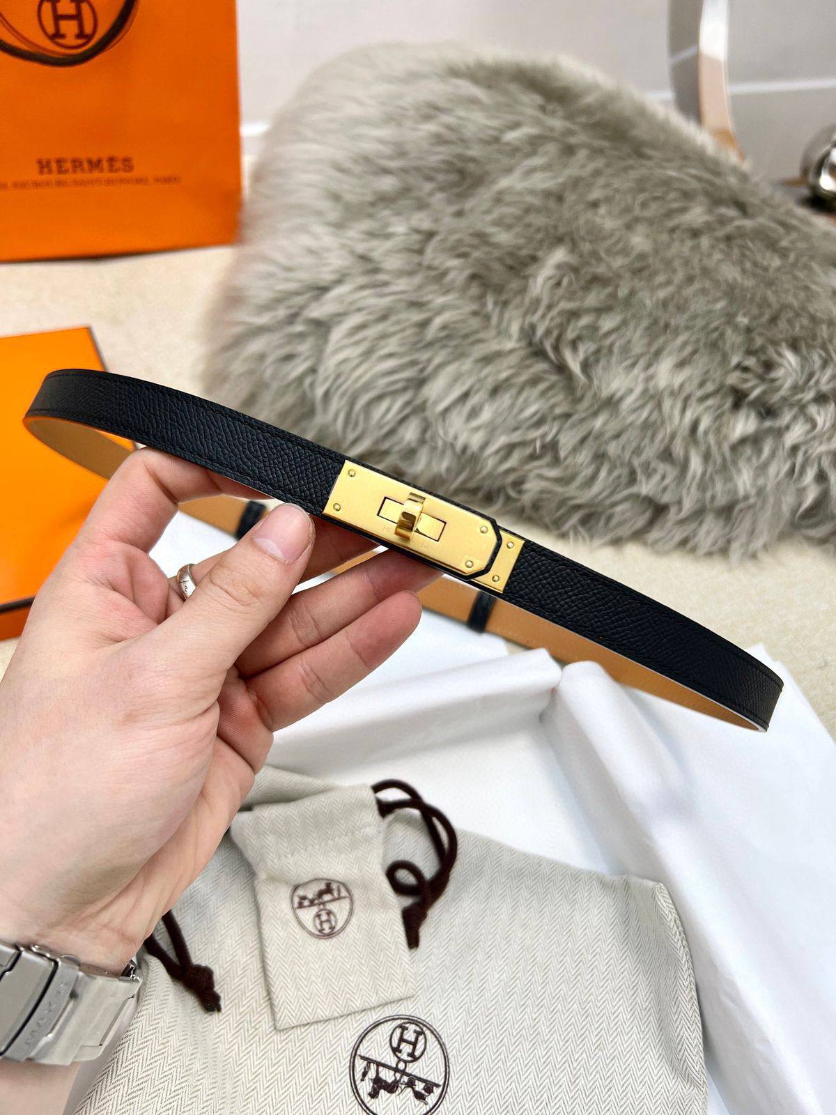 Hermes Belts
With box
🎁🎁🎁

70 dhs🪙🌨️
good quality

Zain93
♥️♥️♥️