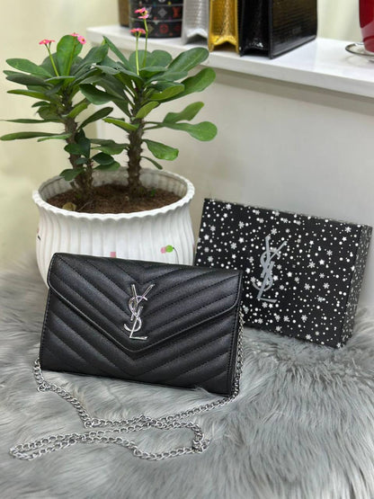 YSL
SIZE……….23CM🌷
80 dhs🌺
with BOX✅

Zain244
♥️♥️♥️