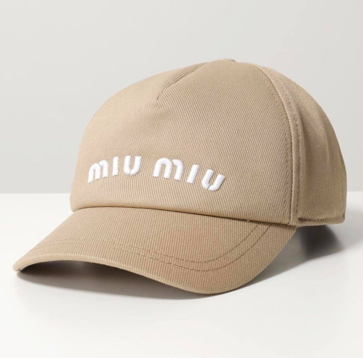 MIU MIU
CAPS

240 dhs🇦🇪

Zain328
♥️♥️♥️