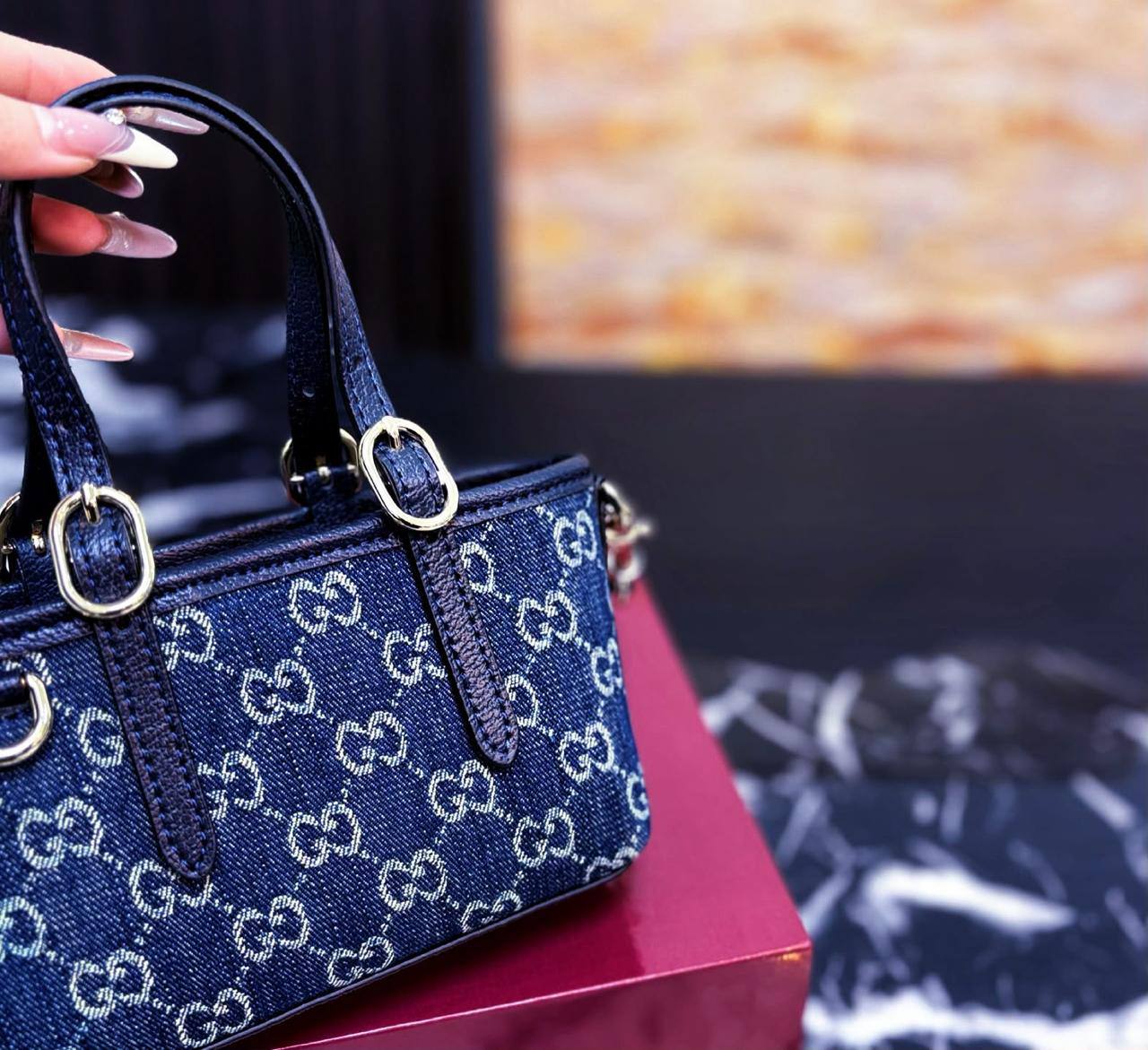 GUCCI 
 HIGH QUALITY 
MINI SIZE 
WITH BOX 
110 dhs💓

Zain17
♥️♥️♥️