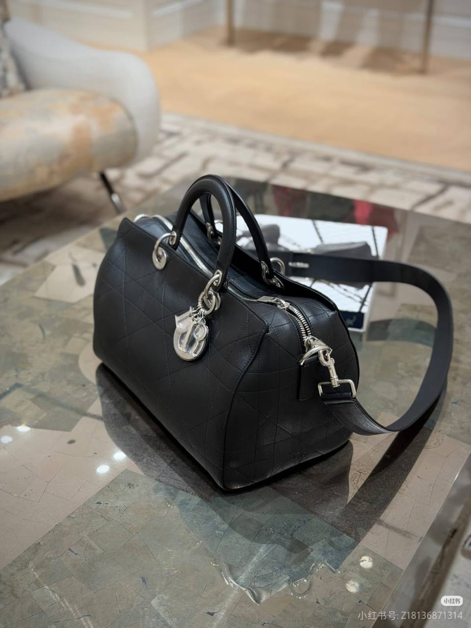 Dior
Master🌺
480 dhs✅

Zain10
♥️♥️♥️