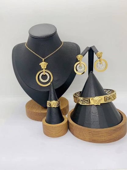 Stainless steel ❤️‍🔥*
Necklace 💥
Earring ✨
Ring 💍 free size 💍
Bangle 🦋
Non tarnish 💯
With brand boxes 🗃️ 
And paper bag 🛍️
50 dhs✅

Zain216
♥️♥️♥️