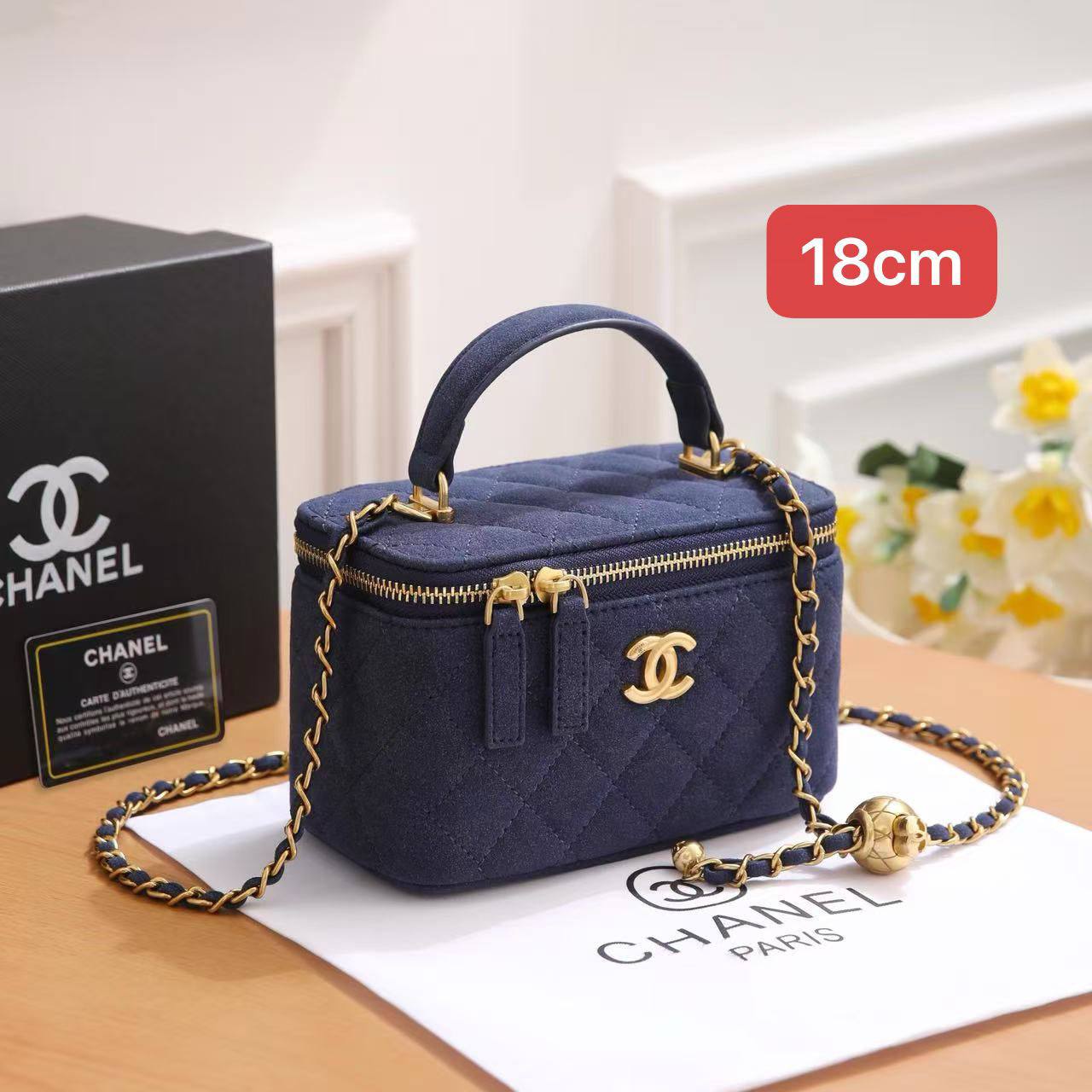 Chanel

With box 
🎁🎁🎁

85 dhs🪙🪙

Zain168
♥️♥️♥️
