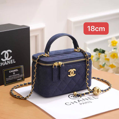 Chanel

With box 
🎁🎁🎁

85 dhs🪙🪙

Zain168
♥️♥️♥️
