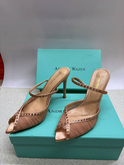 Andrea Wazen
Size 36-41
120 dhs✅

Zain145
♥️♥️♥️