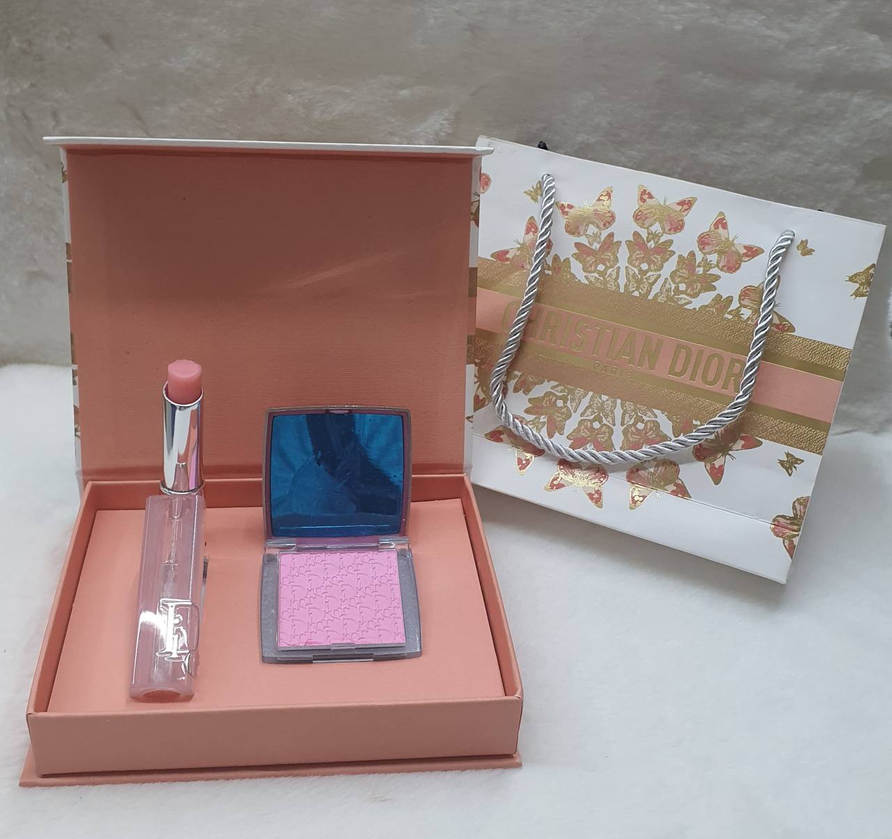 Dior Set
70 dhs🇦🇪🇦🇪

Zain64
♥️♥️♥️
