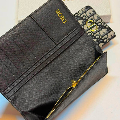 WALLETS AND CARD HOLDERS 
GOOD QUALITY
25 dhs✅

Zain40
♥️♥️♥️