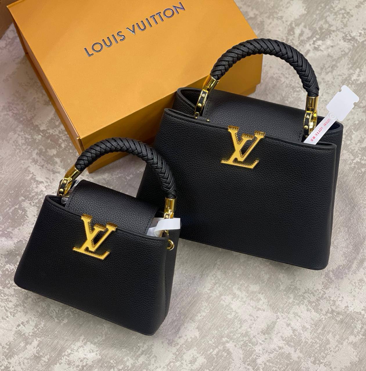 LV
Master 💓💓
Small 260 dhs✅
Big     270 dhs✅

Zain175
♥️♥️♥️