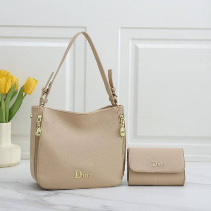Dior

95 dhs 
 25cm

Zain26
♥️♥️♥️