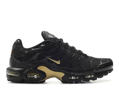 NIKE
Size 40 to 45 
120 dhs✅

Zain183
♥️♥️♥️