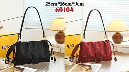 FENDI 
GOOD QUALITY 
WITH BOX
90 dhs💛

Zain295
♥️♥️♥️