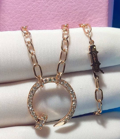 Cartier 
Necklace 🦋
Master quality 💯
With normal boxes 📦 
45 dhs🇦🇪🇦🇪

With master box 🗃️ 
85 dhs🇦🇪🇦🇪

Zain216
♥️♥️♥️