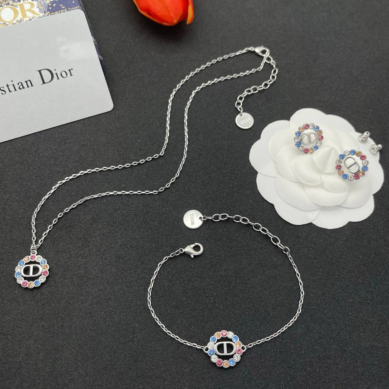 Dior Set 🍂
Necklace 
Earrings 
Bracelet 
Master Quality 💕

*120* AED normal box 📦

Zain48
♥️♥️♥️