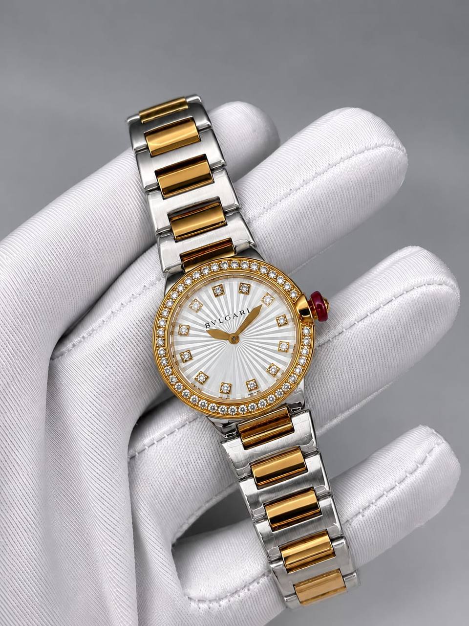 Bvlgari 
watch for ladies 
good quality 
320 dhs💓

Zain59
♥️♥️♥️