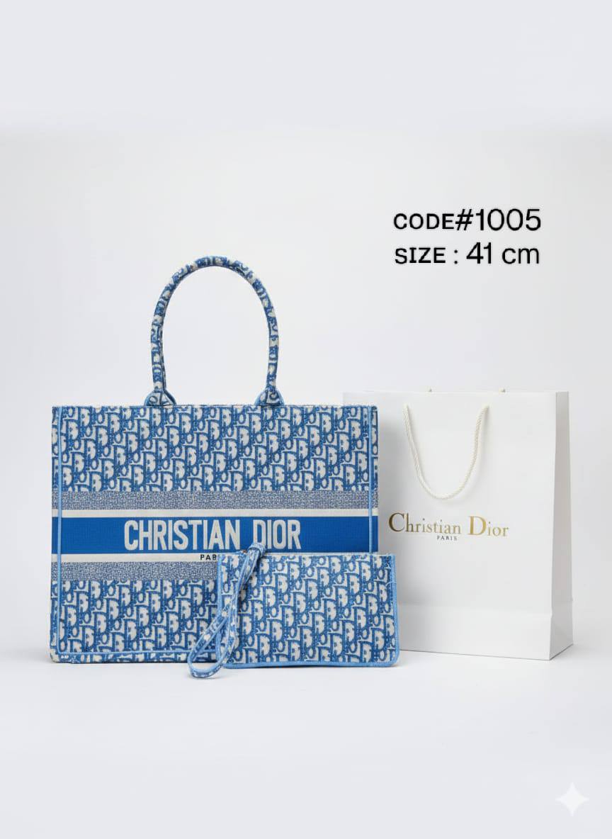 CHRISTIAN DIOR
ʙᴏᴏᴋᴛᴏᴛᴇ ᴄᴀɴᴠᴀs ᴍᴀᴛᴇʀɪᴀʟ
ᴡɪᴛʜ ᴘᴜʀsᴇ ᴢɪᴘᴘᴇʀ
sɪᴢᴇ : 41 cm

105 dhs❣️

Zain31
♥️♥️♥️