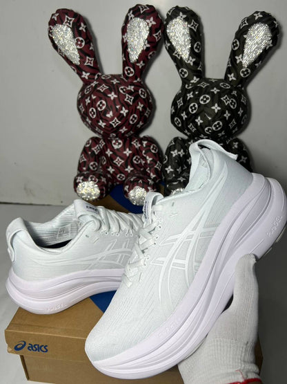 Asics Gel-Nimbus 28 white. 
36-45 AVAILABLE 
220 dhs✅

Zain242
♥️♥️♥️