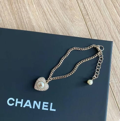 Chanel set
Necklace 
Earrings 
Bracelet 
*Master quality* 🪎

*140* AED normal box 📦

Zain48
♥️♥️♥️