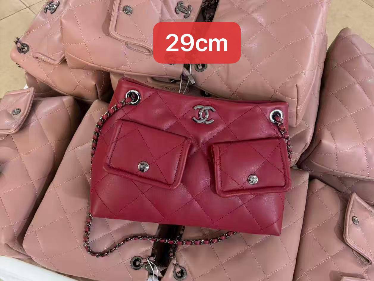 Chanel
100 dhs💓

Zain102
♥️♥️♥️