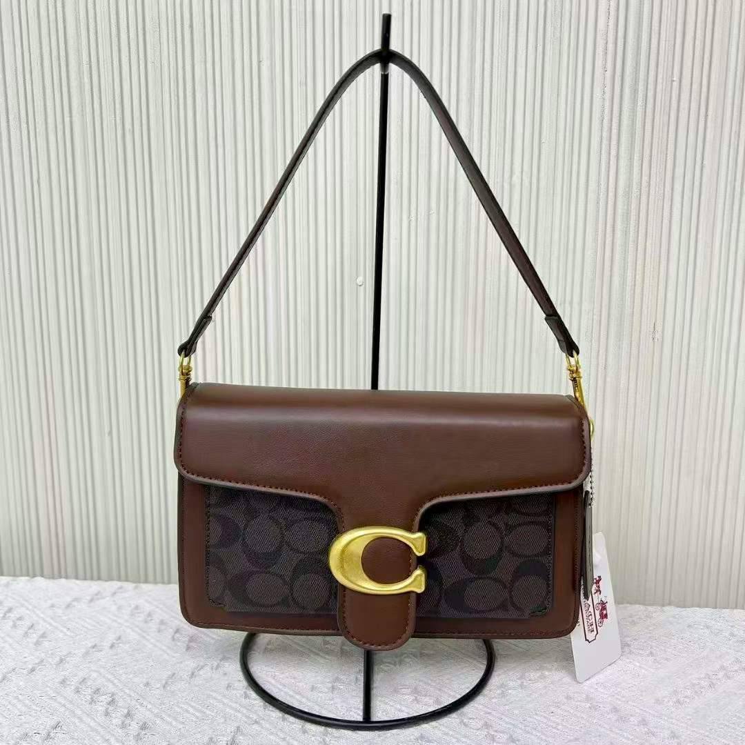 Coach 

65 dhs✅

Zain232
♥️♥️♥️