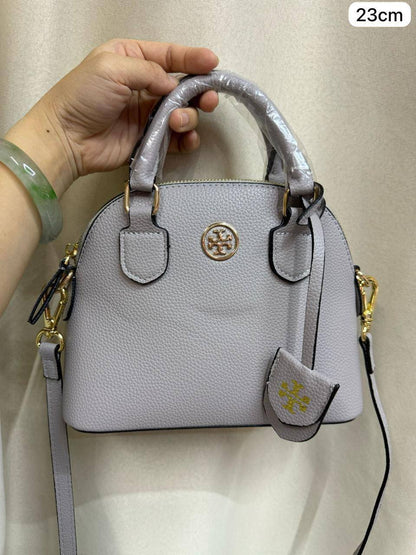 🎉 Offer 🎊  Tory Burch

Size :  23 ~ 20 cm

85 dhs🇦🇪

with box🎁

Zain115
♥️♥️♥️