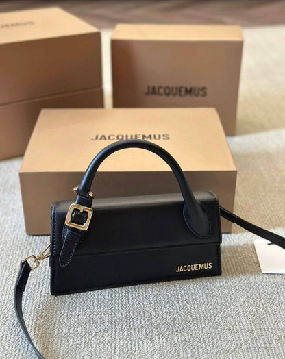 Jacquemus - LV
90 dhs🪙💕

Good quality 

with box
🎁🎁🎁

Zain35
♥️♥️♥️