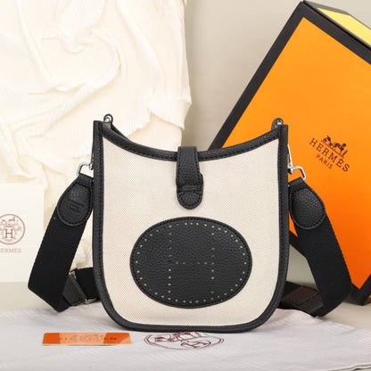 Hermes 
90 dhs🇦🇪🇦🇪 
with box

Zain235
♥️♥️♥️