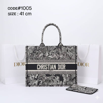 Chirstian Dior 
Size:41cm
110 dhs✅

Zain56
♥️♥️♥️