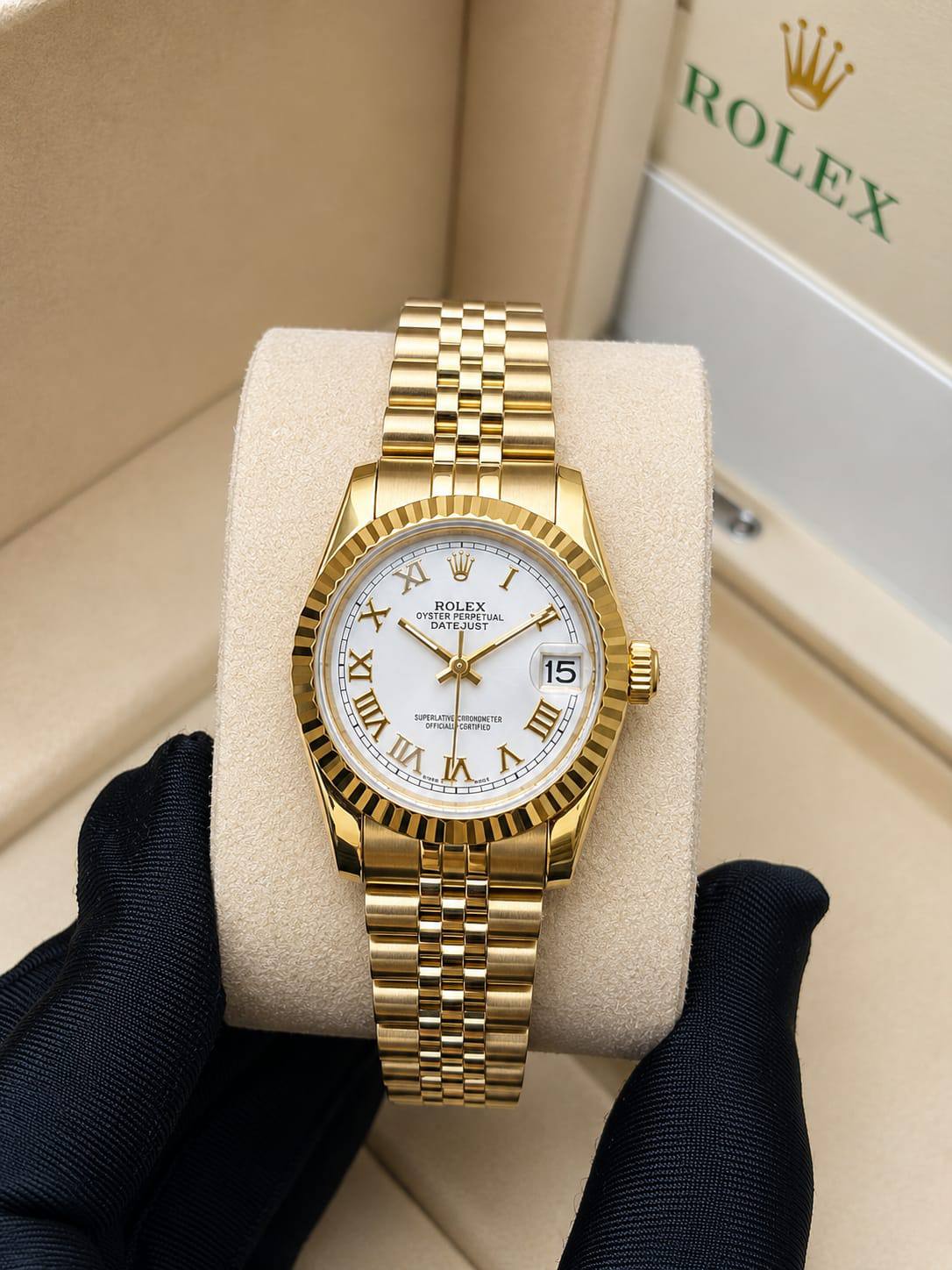 Rolex watch for ladies good quality
 230 dhs✅
 (size 31mm)

Zain59
♥️♥️♥️