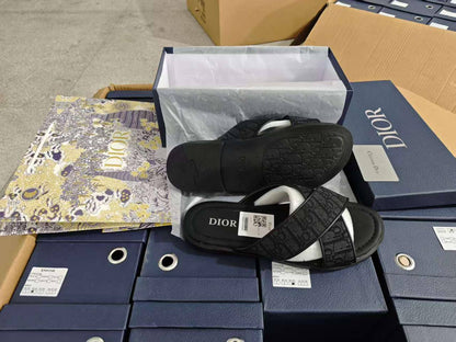Dior Slipper, 
New Arrived  
Size 40To 45
110 dhs🪙💕

Zain120
♥️♥️♥️