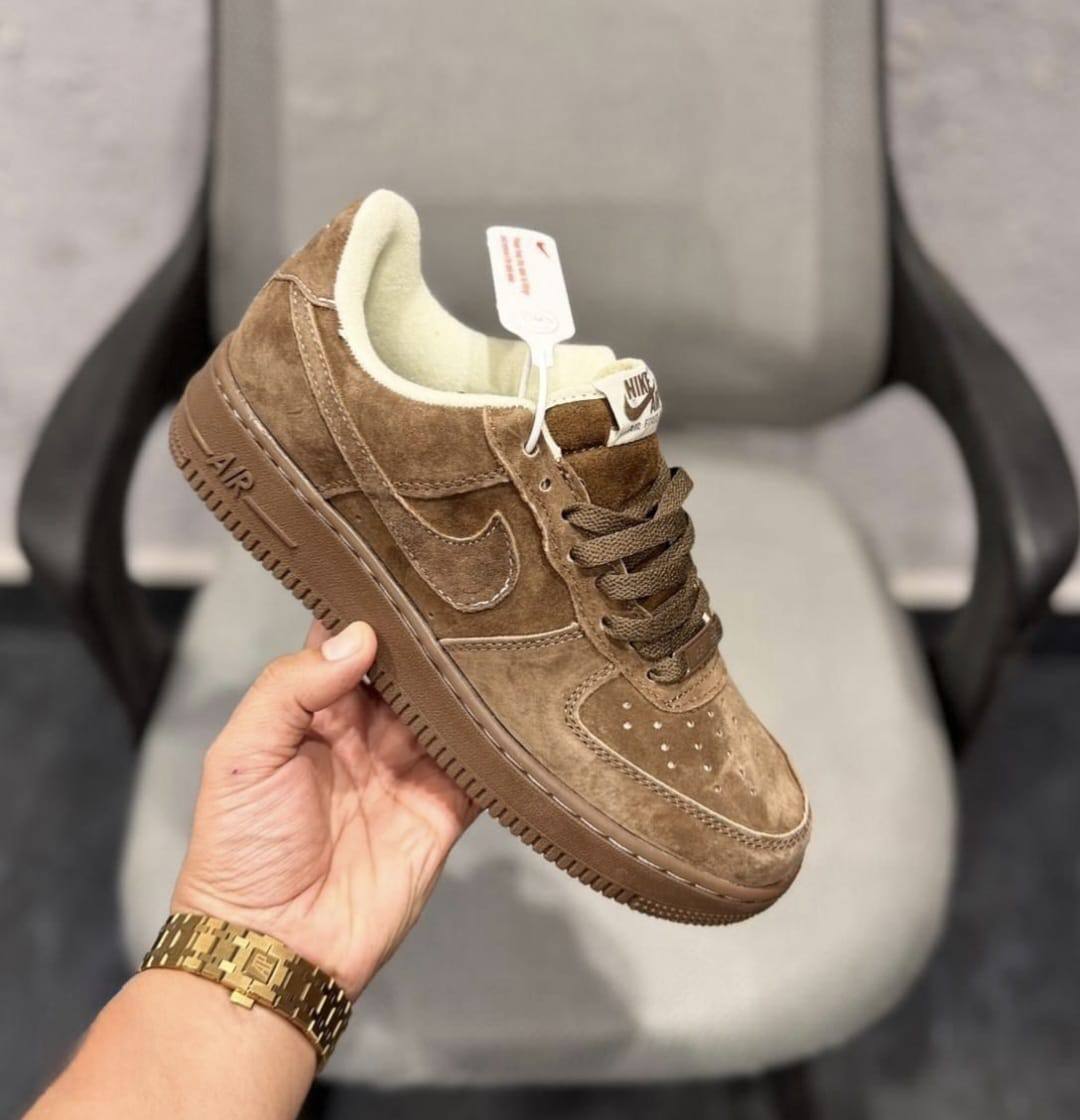 Nike
Size 40 to 45 
110 dhs💓

Zain27
♥️♥️♥️