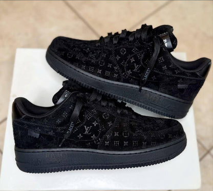 LV
Size 40 to 44
Good quality
110 dhs❣️

Zain79
♥️♥️♥️