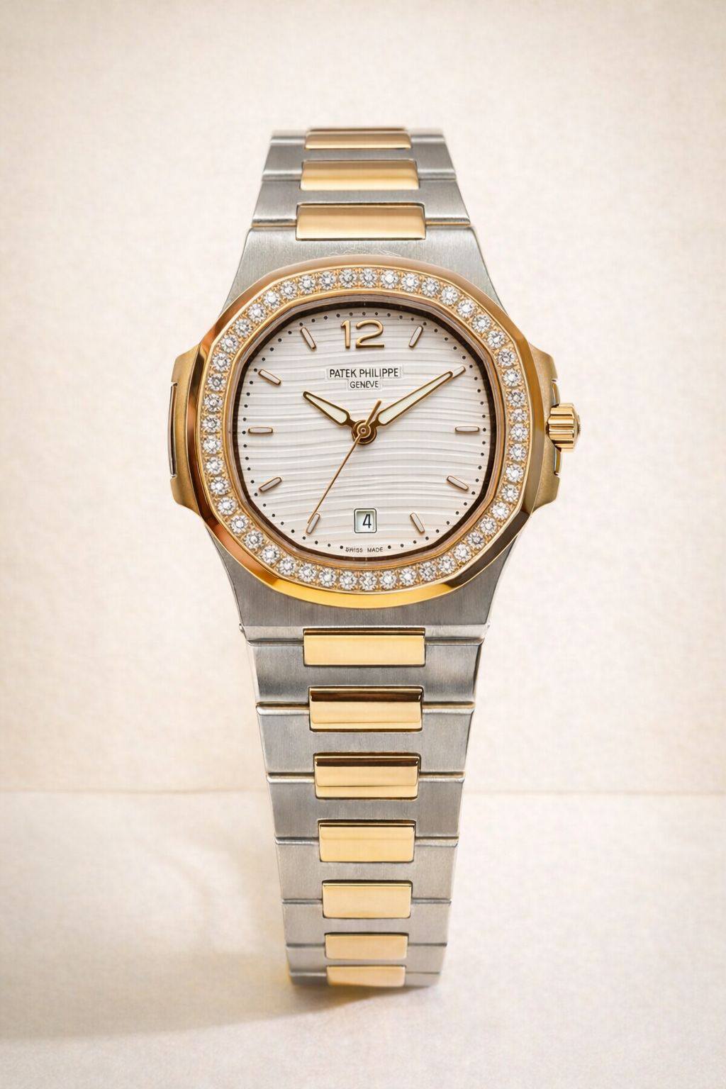 Patek Philippe watch for ladies good quality 
280 dhs❣️
 (size 31mm)

Zain59
♥️♥️♥️
