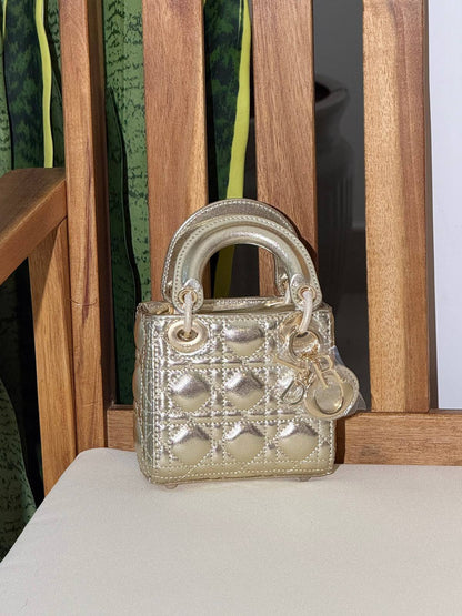 DIOR
Super Master Quality ⚡️
Original Packing 🎁
Size 12CM📏
For Price 👇 WhatsApp✅
0568585901 
0507557372
0552275751 Owner Zain 👌

Zain321
♥️♥️♥️