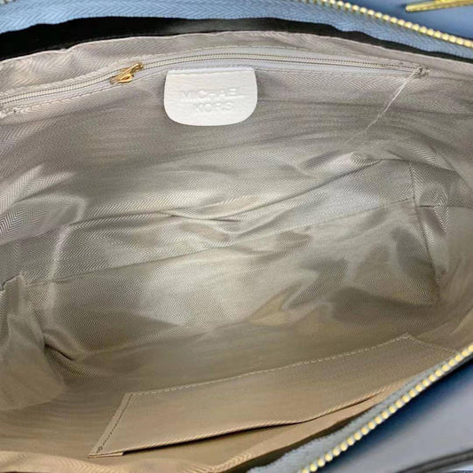 MK Tote
Size : 45 ~ 38 * 27 cm
80 dhs🪙💕

Zain115
♥️♥️♥️