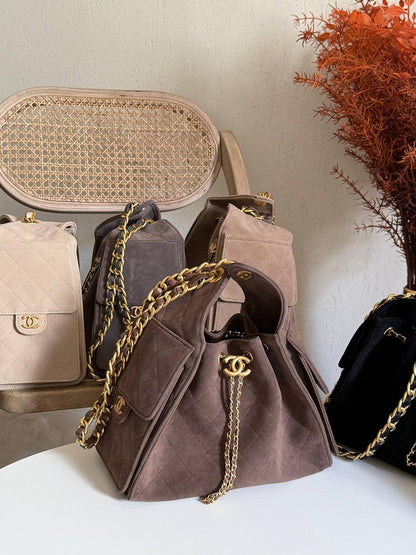 New collection✨✨✨
CHANEL
25cm
380 dhs🪙💚
Top quality 
With box🎁

Zain167
♥️♥️♥️