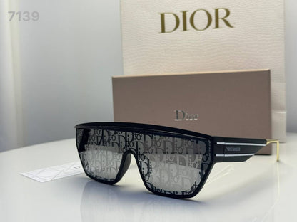 Sunglasses
65 dhs💓

Zain182
♥️♥️♥️