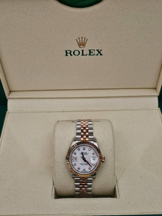 *♛ROLEX♛*
Rolex
_DATE-JUST 28MM 
Swiss Movement🇨🇭
Water Resistant 💧
Sapphire Crystal 
Super Master Quality 
With Original Box  📦🛍️
For Price 👇 WhatsApp✅
0568585901 
0507557372
0552275751 Owner Zain 👌

Zain282
♥️♥️♥️