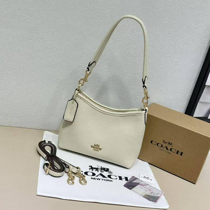COACH 
20cm

90 dhs🪙

with box
🎁🎁🎁

Zain44
Zain254
♥️♥️♥️