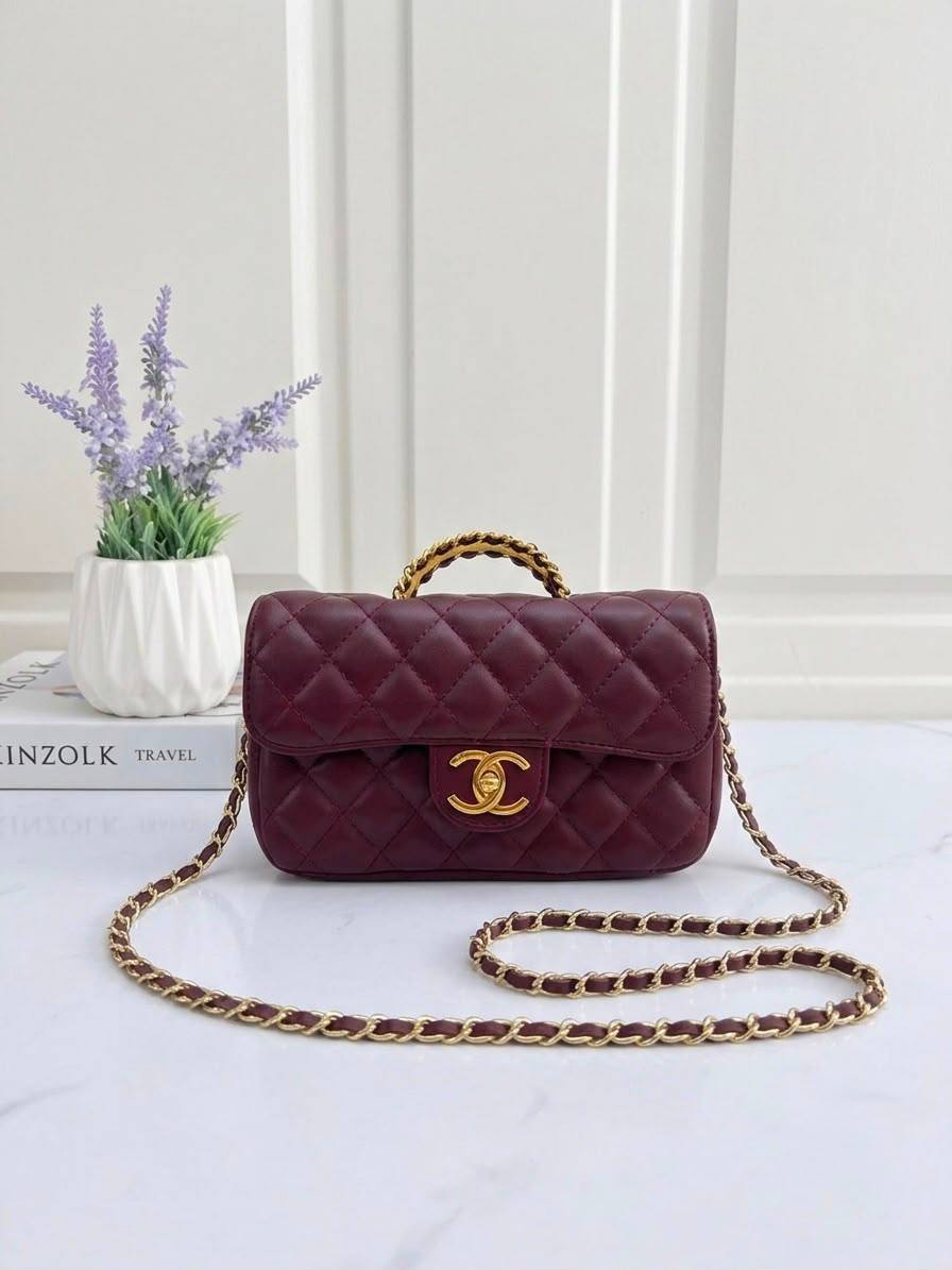 Chanel
120 dhs✅ 
With Box

Zain50
♥️♥️♥️