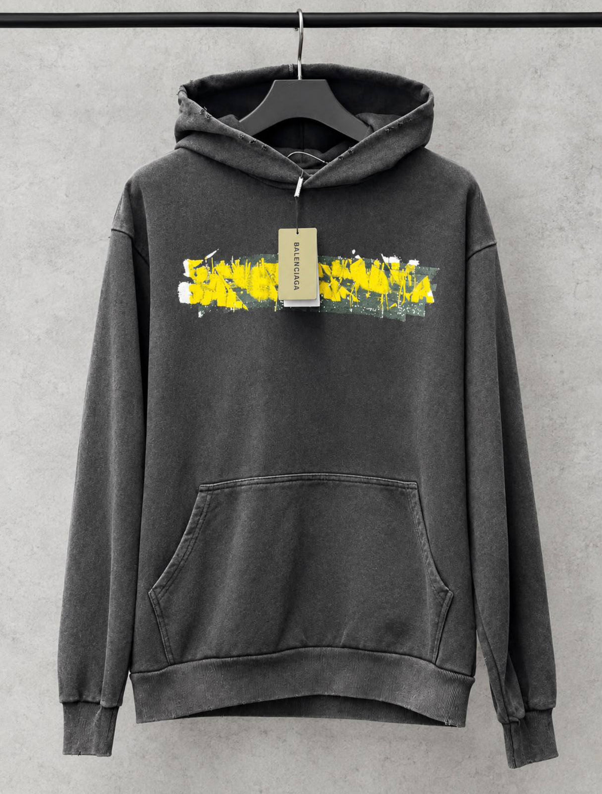 NEW BALANCIAGA

SUPER MASTER

SIZE: ,S,M,L,XL,XXL

450 dhs🇦🇪🇦🇪

Zain227
♥️♥️♥️