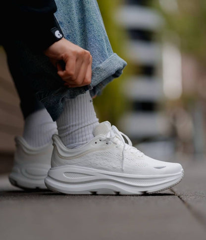 HOKA Bondi 9 ‘White’🤍
NEW ARRIVALS🤩
36-45 AVAILABLE 
230 dhs✅

Zain242
♥️♥️♥️