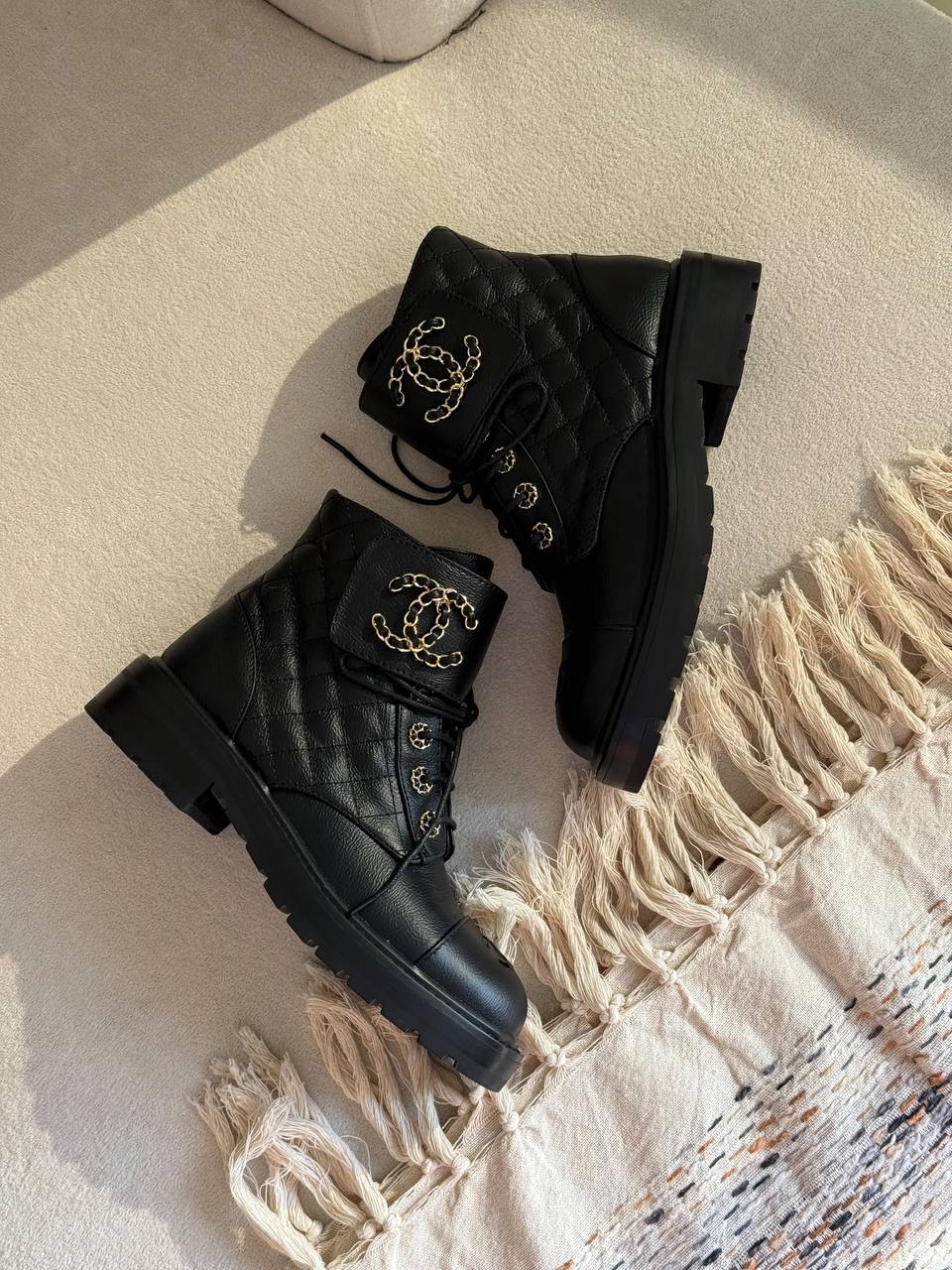 CHANEL
QUALITY:SUPER MASTER 

SIZE:36TO 42
560 dhs🇦🇪🇦🇪


Zain319
♥️♥️♥️